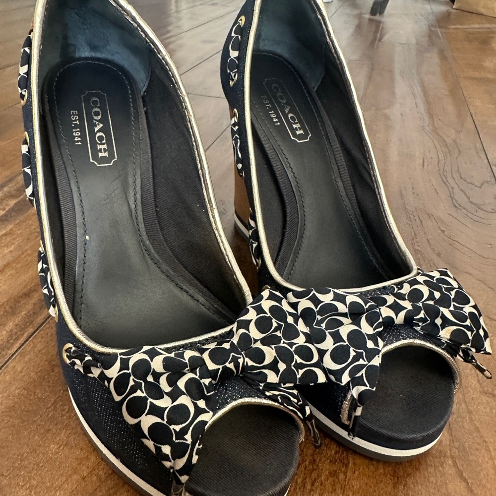 Coach Thalia Peep Toe wedges size 5.5
